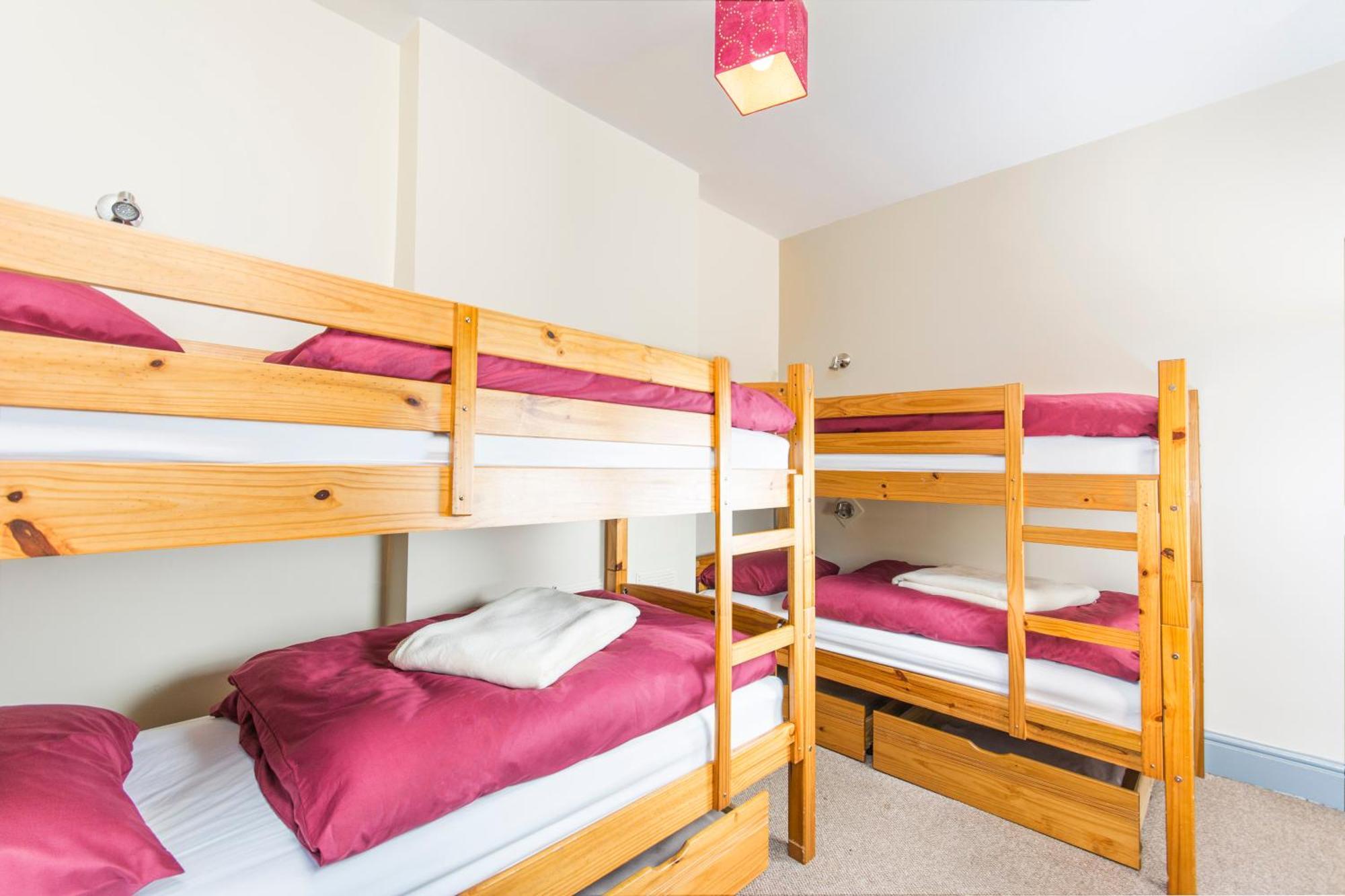 Llangollen Hostel Guest Rooms - No Dormitories - Self Catering Dış mekan fotoğraf